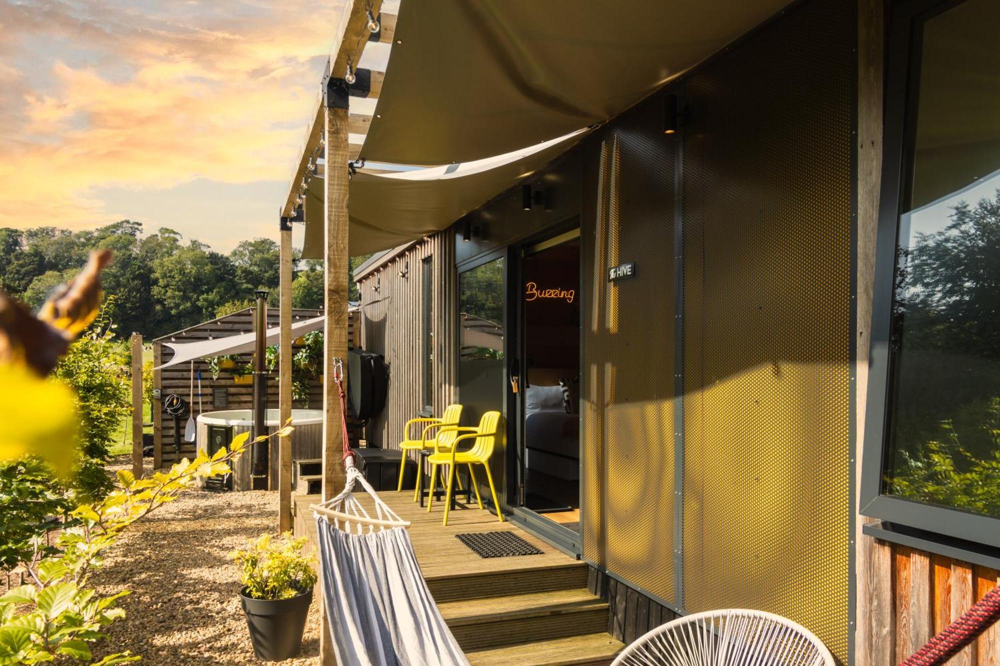 The Hive - Unique Hot Tub Cabin In 밀포트 외부 사진